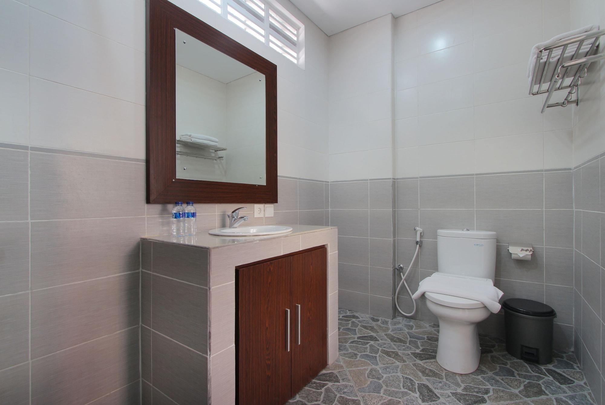 Lotus Tirta Seminyak Hotel Екстериор снимка