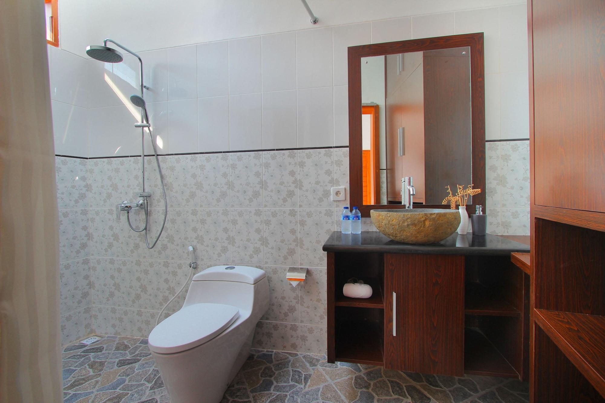 Lotus Tirta Seminyak Hotel Екстериор снимка