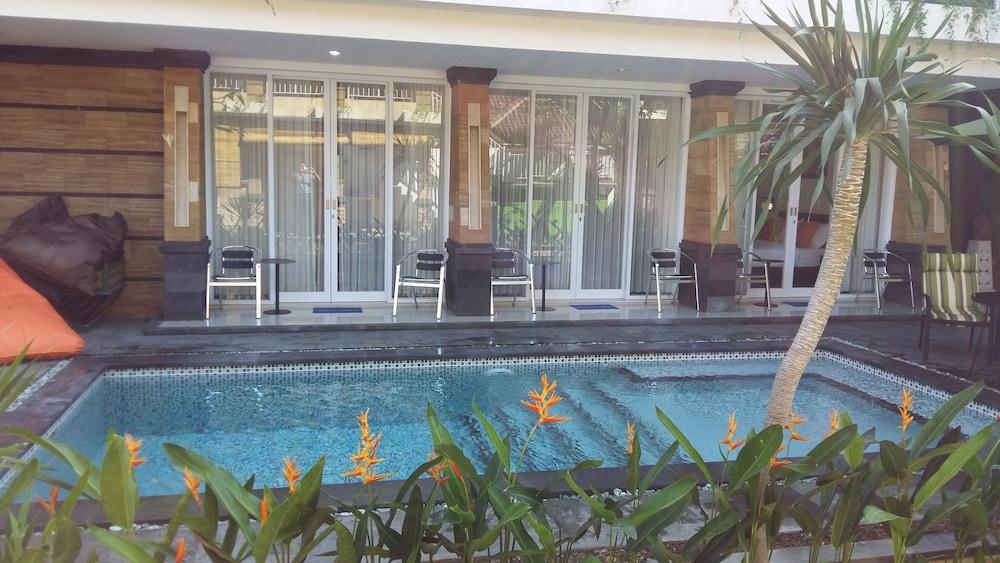 Lotus Tirta Seminyak Hotel Екстериор снимка