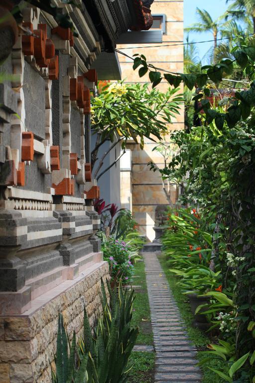 Lotus Tirta Seminyak Hotel Екстериор снимка