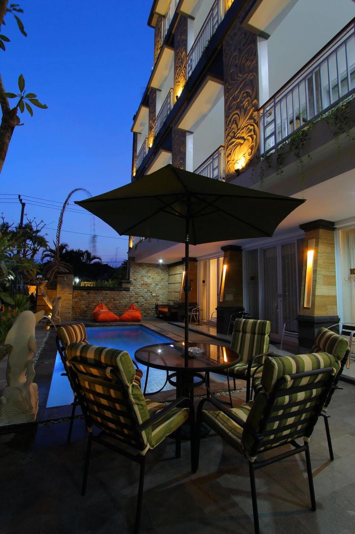 Lotus Tirta Seminyak Hotel Екстериор снимка