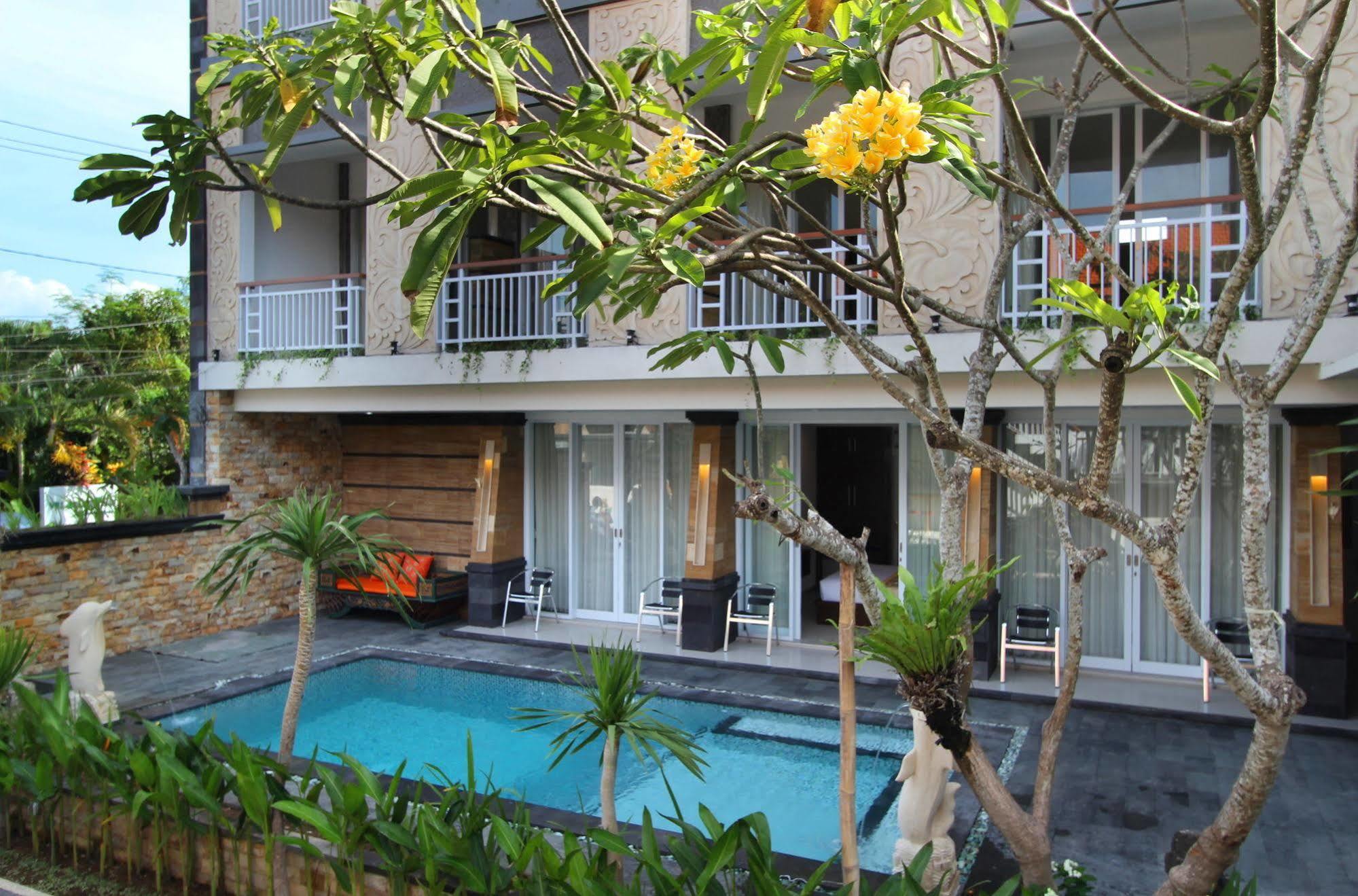 Lotus Tirta Seminyak Hotel Екстериор снимка