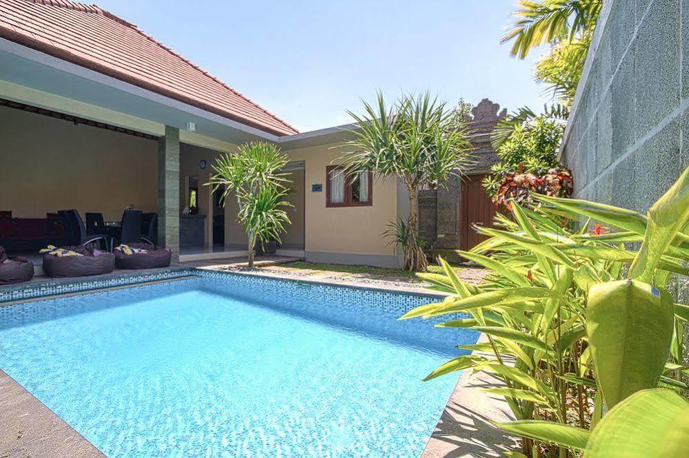 Lotus Tirta Seminyak Hotel Екстериор снимка