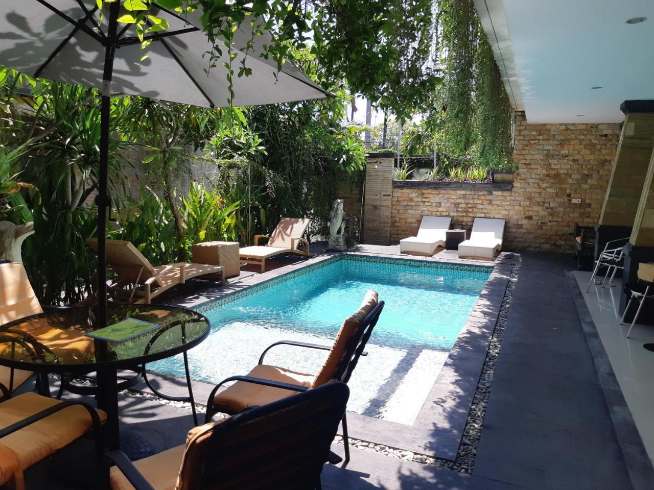 Lotus Tirta Seminyak Hotel Екстериор снимка