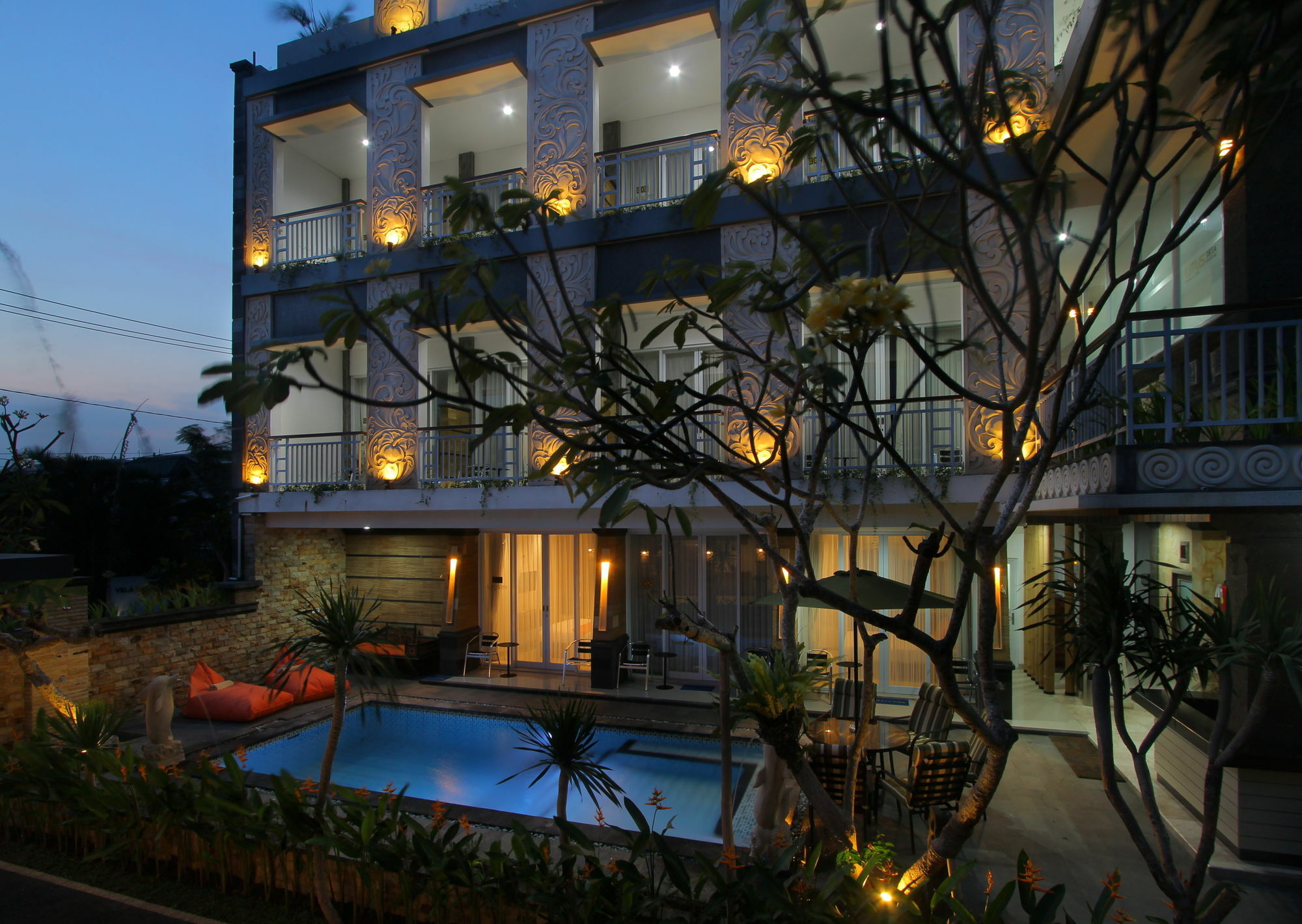 Lotus Tirta Seminyak Hotel Екстериор снимка